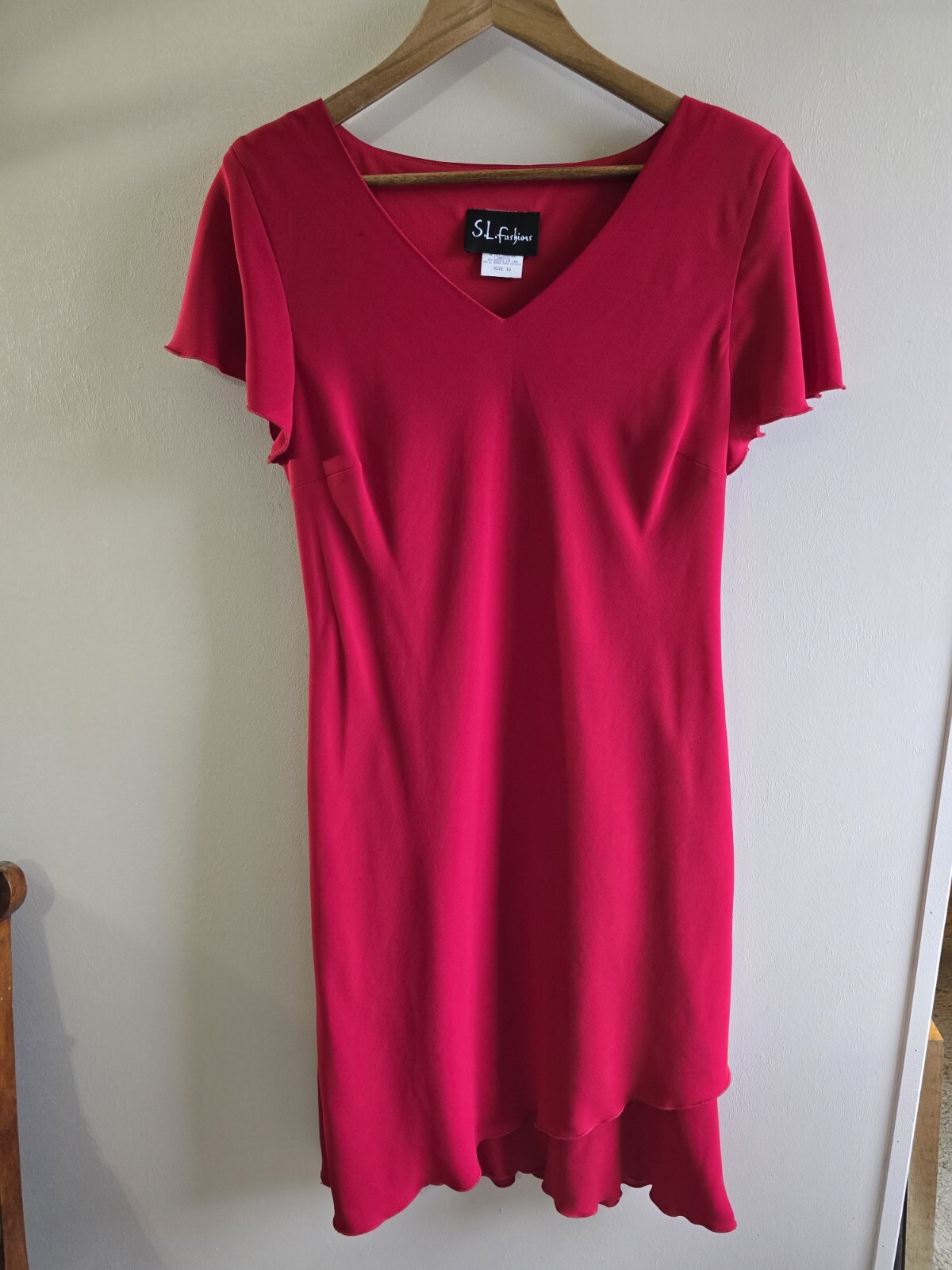Women's S L Fashions Size 16 Red Asymmetrical Lined Cap/Short Sleeve Pre-owned