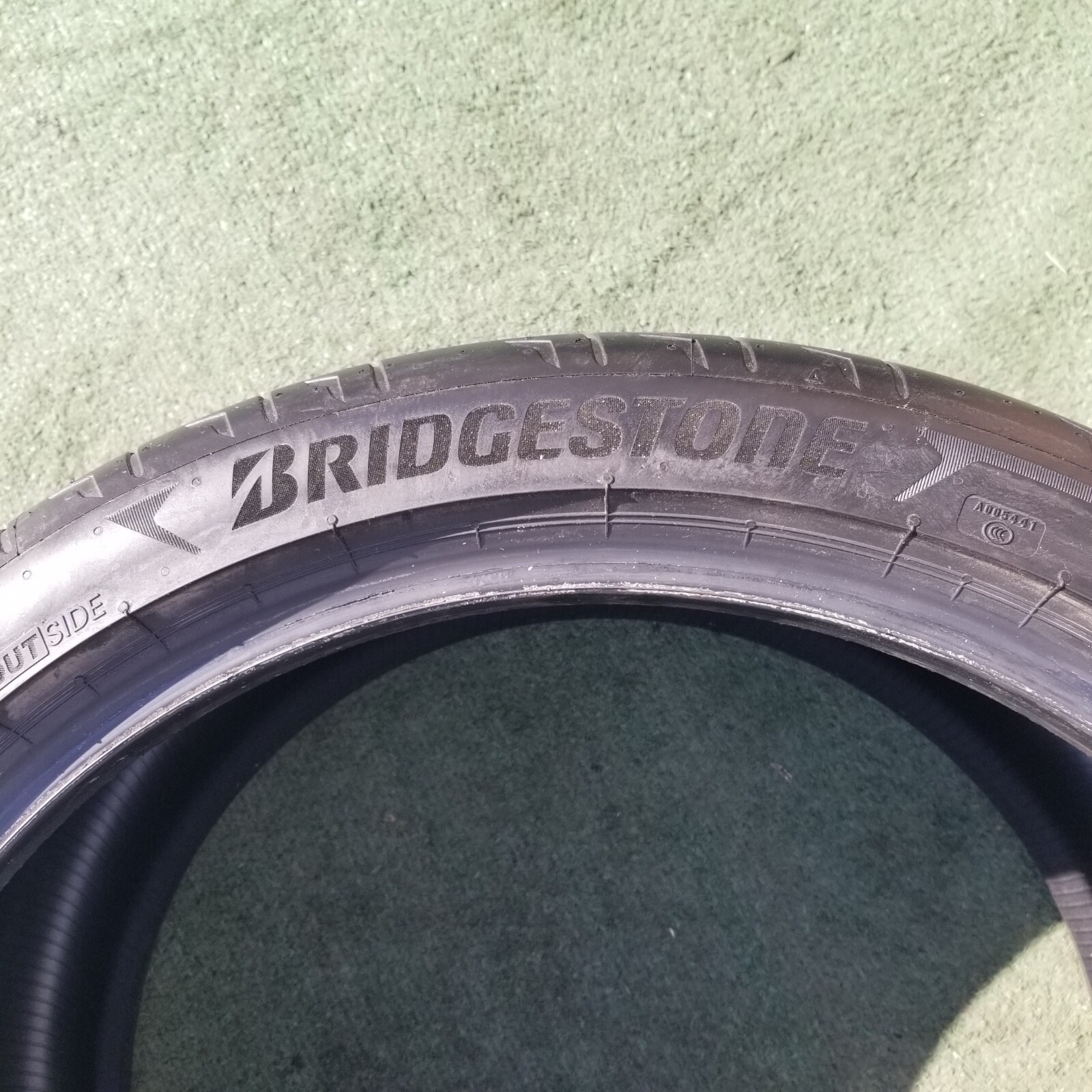 305/30R20 Bridgestone Potenza Sport Tire 305/30ZR-20 305/30ZR20 Lamborghini 90%
