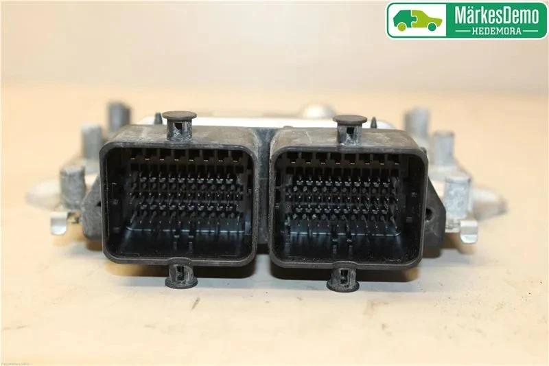 Centralina motore originale (ECU) SUZUKI SWIFT III (FZ, NZ) 2013 - Immagine 2 di 3