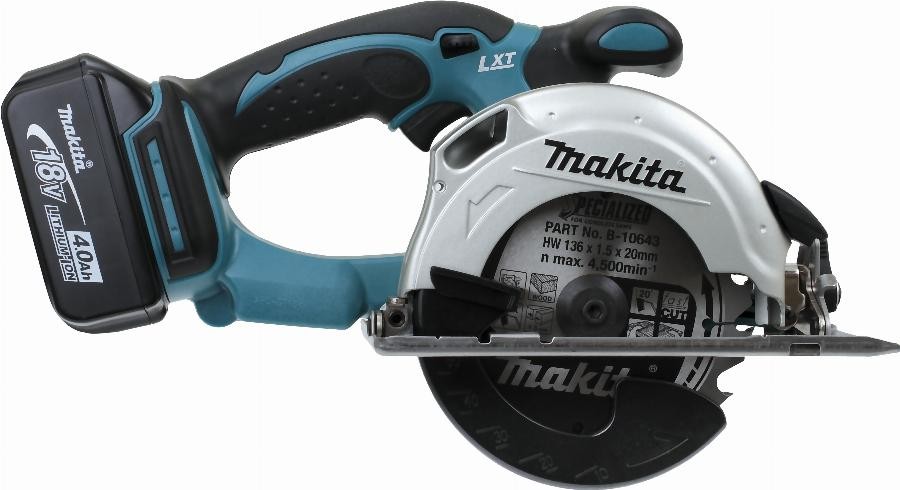Scie circulaire 18V Makita outillage bois sans fil 2 batteries 4Ah chargeur