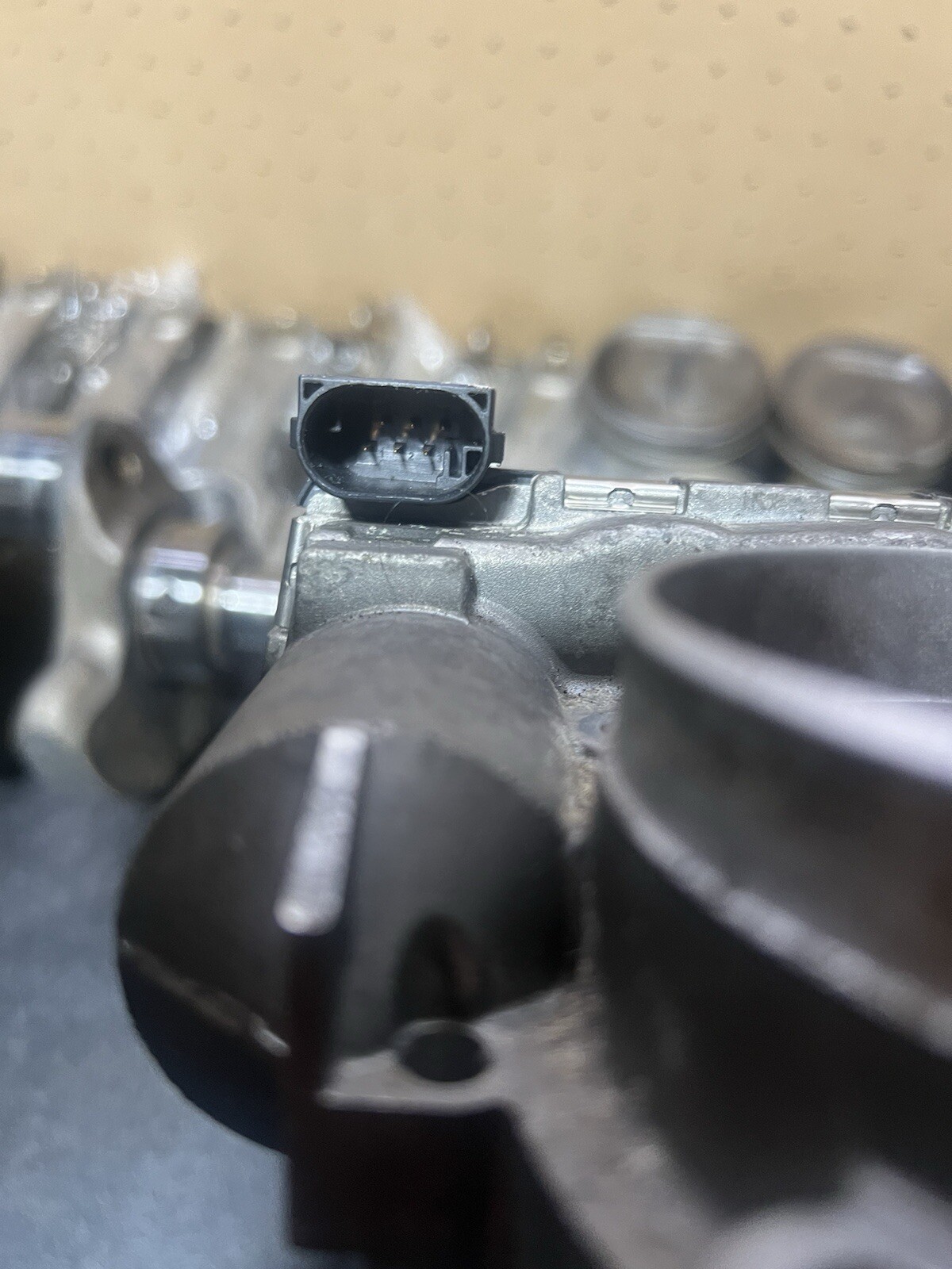 Maybach 57 Throttle body