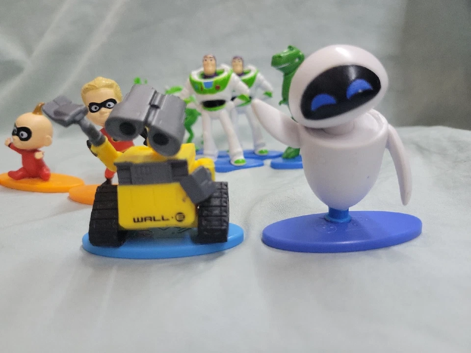 Wall E, Toy Story, Increíbles, Micro Colección de 9 Mattel Disney Pixar 2020 Foto 3 de 4