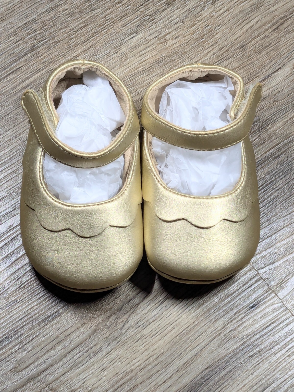 Bear Mall Gold baby shoes, size 21/13.5cm, sz 5/12-18 month