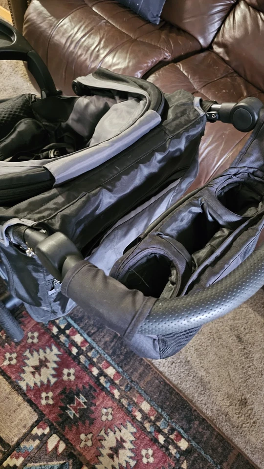 Britax B-Free Jogging Stroller – With Accessories(Rain CoverCupholdersSnackTray) - Image 4 of 4