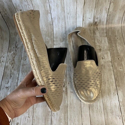 Tommy Bahama Vionna Espadrilles Size 9.5 Gold Leather Flats Beach Summer Chic