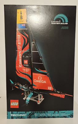 LEGO TECHNIC: Emirates Team New Zealand Ac75 Yacht (42174) for