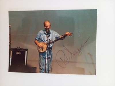 Pete Seeger - Folk Musiker - original Autogramm - ca. 9x12,5cm - Foto