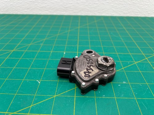 06-24 LEXUS IS250 I350 TRANSMISIÓN AUTOMÁTICA NEUTRO INTERRUPTOR DE SEGURIDAD OEM - Imagen 4 de 6