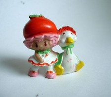 Alte Gummifigur Erdbeerkuchen AGC 1982