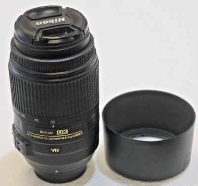 Nikon AF-S DX NIKKOR 55-300mm F/4.5-5.6G ED VR Caps Zoom Lens