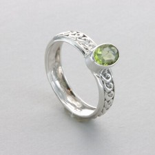 Oval Green PERIDOT Band Ring - Multiple Sizes - 925 STERLING SILVER 33e