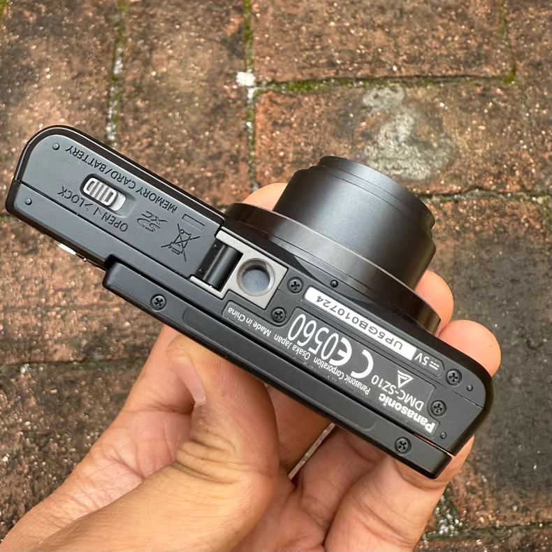 Panasonic LUMIX DMC-SZ10 Flip Screen Digital Camera 16MP 12x