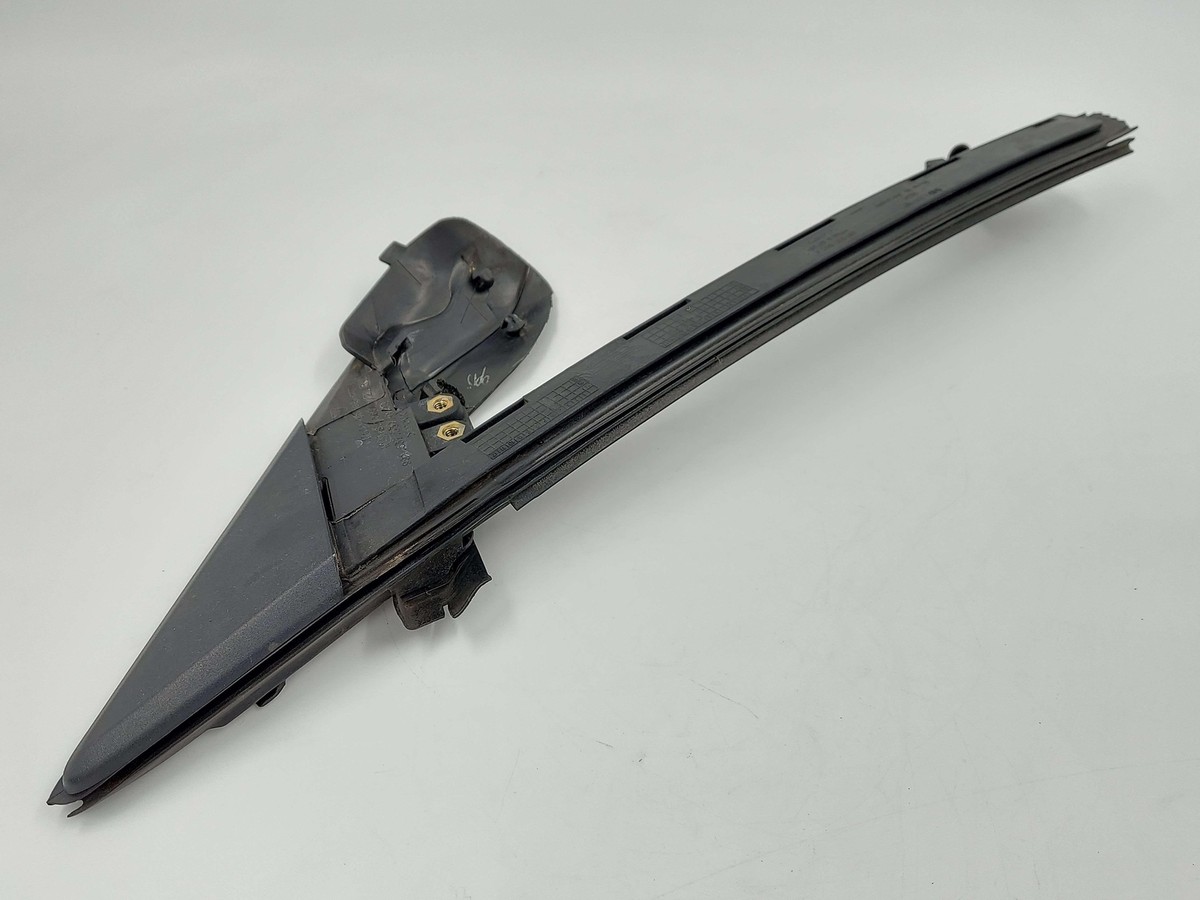2014 PORSCHE 911 991 GT3 RIGHT FORWARD DOOR WINDOW CHANNEL W/ TRIM