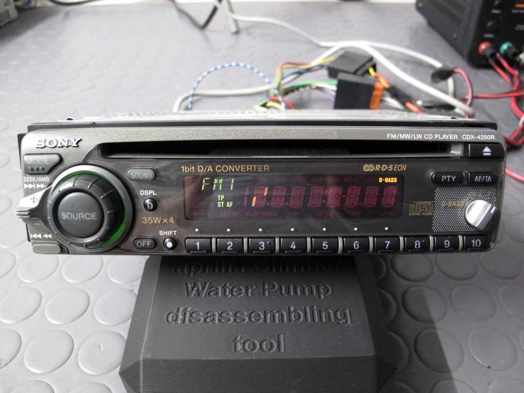 カーオーディオ Pioneer CDX-2,GEX-91 SONY CDX-4250R AUTORADIO VINTAGE 90s 2000s CAR RADIO CD PLAYER