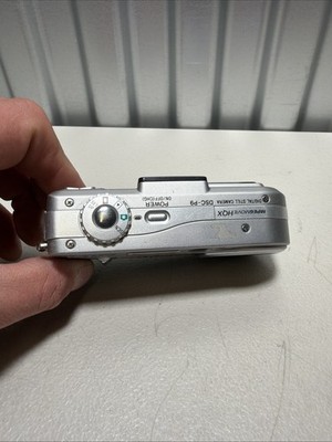 【中古】ソニー SONY Cyber-Shot P9 デジタルスチルカメラ DSC-P9 Sony Digital Camera Cybershot DSC-P9 4.0MP Silver - Works! | eBay