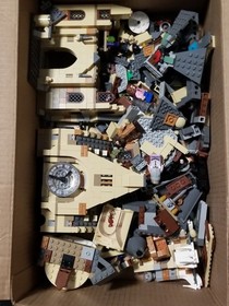 LEGO Harry Potter Hogwarts Castle & 8 Minifigures Set Missing parts Please View 