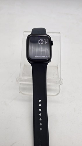 Apple Watch SE 2nd Gen GPS + Cellular For Parts Not Working