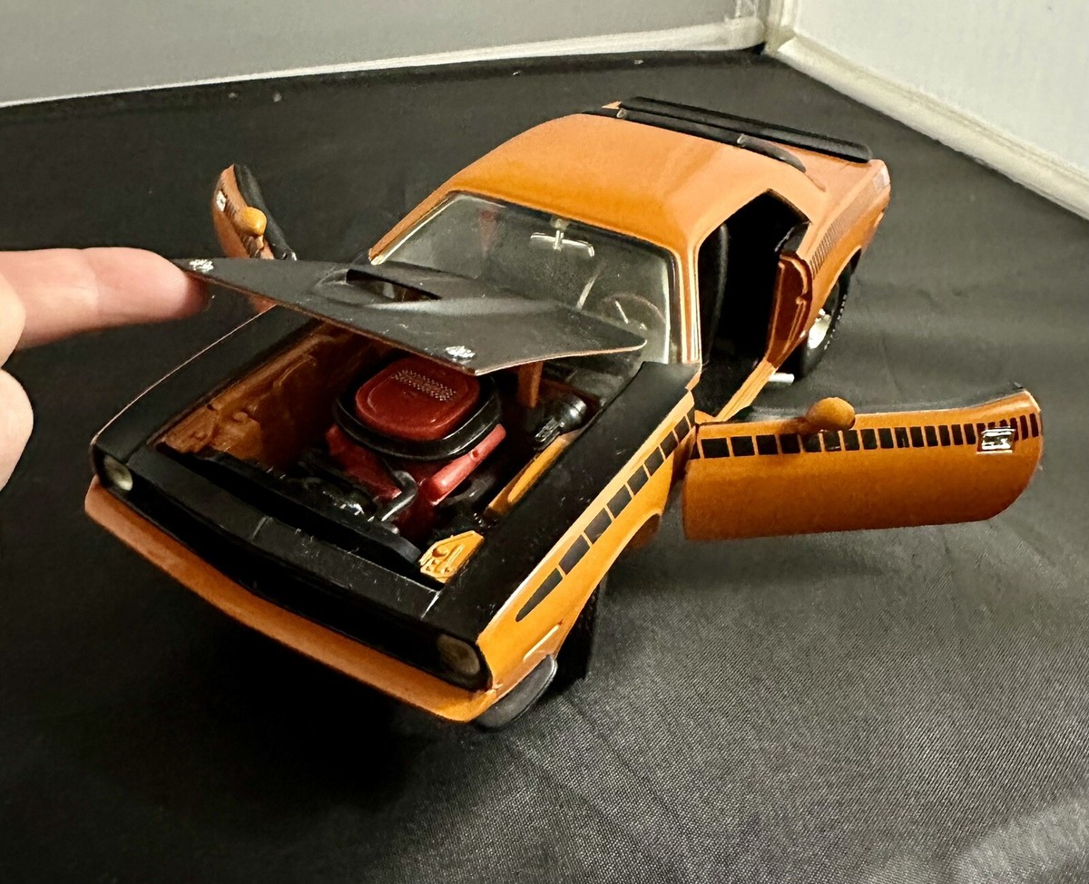 Ertl 1970 Plymouth Hemi Cuda AAR Coupe 1:18 Scale Orange | eBay