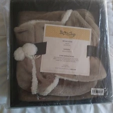 Soft & Cozy Co Throw Blanket & Bootie Set Med100% Polyester Tan/White NEW/Sealed