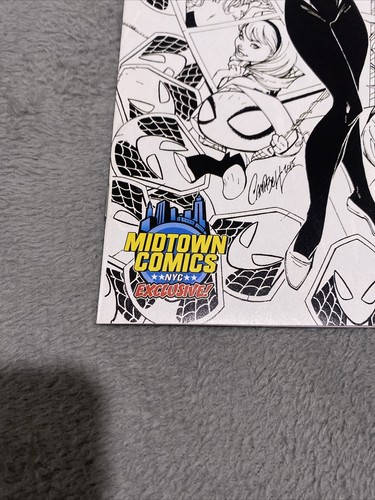 Spider-Gwen #1 Variant (Midtown Comics - J. Scott Campbell) - Picture 3 of 5
