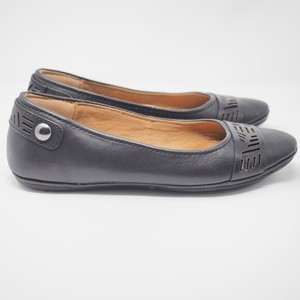 round toe leather flats