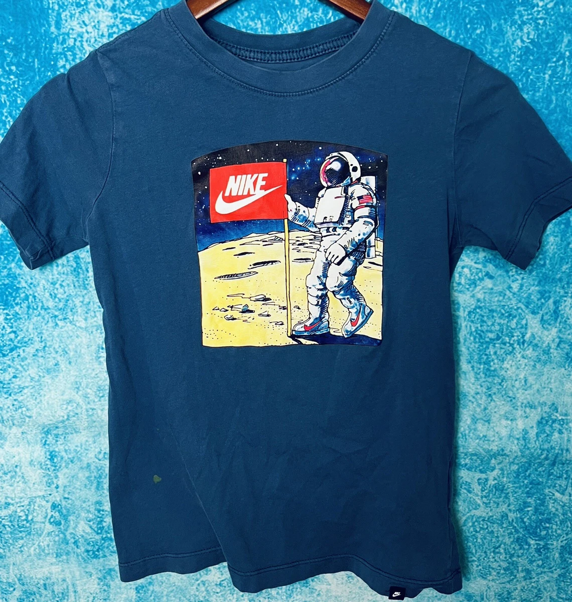 Nike astronaut t clearance shirt