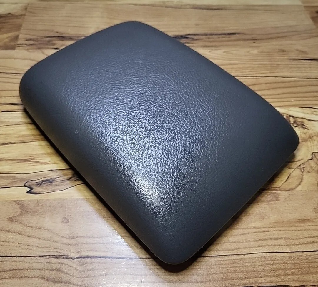 98 99 00 01 HONDA PASSPORT Center Console Lid armrest Cover OEM Black