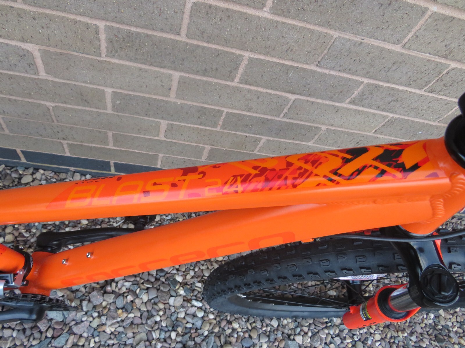 CARRERA BLAST MOUNTAIN BIKE 13 INCH ALUMINIUM FRAME 24 INCH WHEELS ref