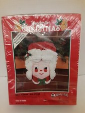 Aunt Lydia's Winder Art Christmas Mrs.Claus Art Kit.