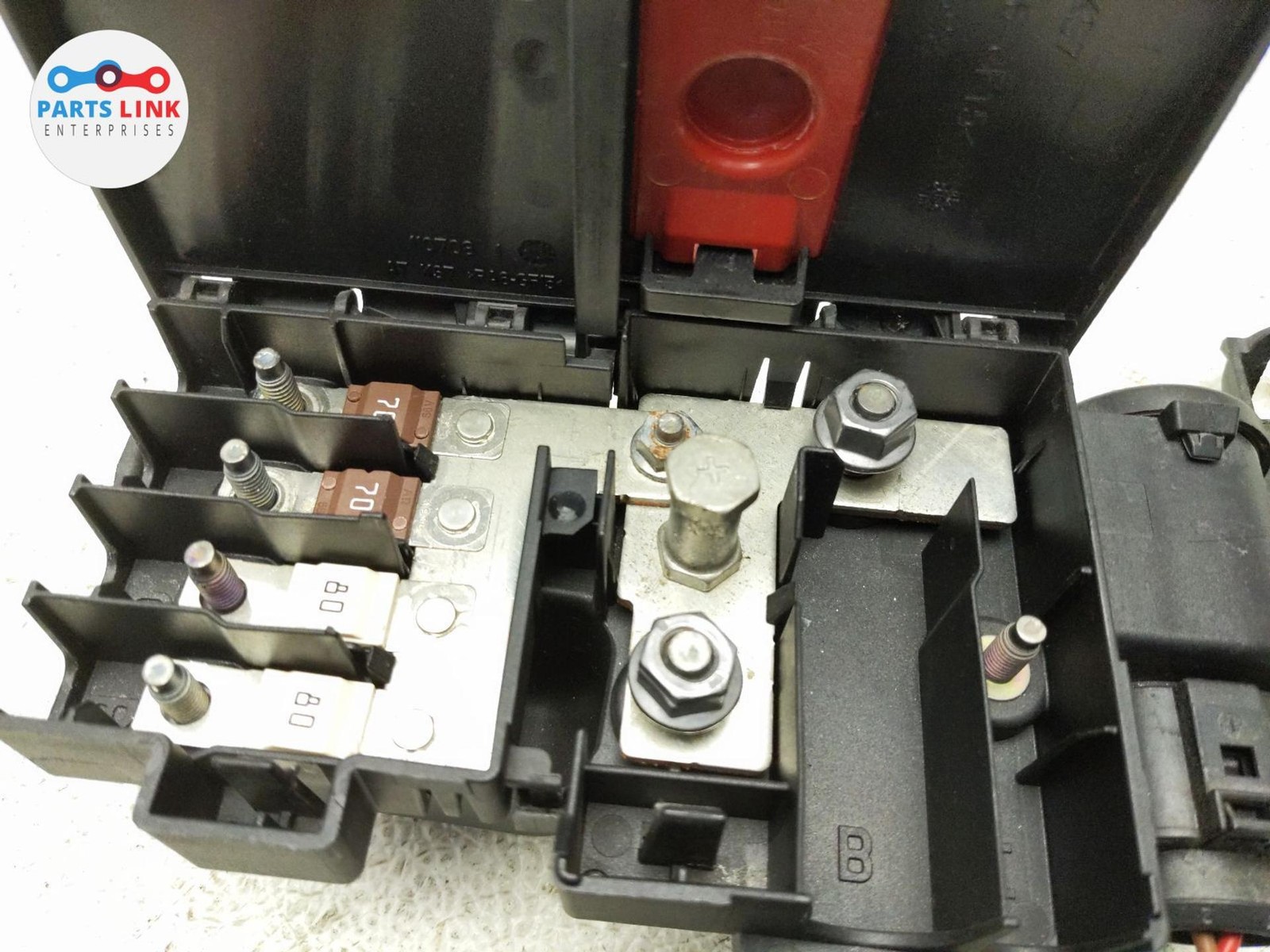 2016-20 BENTLEY BENTAYGA BATTERY DISTRIBUTOR JUNCTION BOX POSITIVE TERMINAL 636