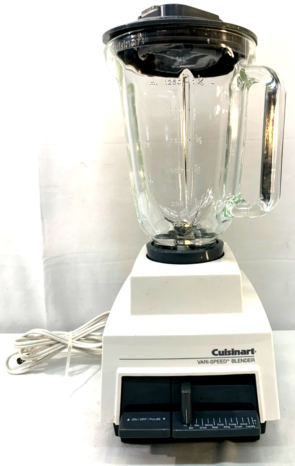 CUISINART ~ Vari-Speed Blender Model CB-4 ~ 12 Speed Glass J