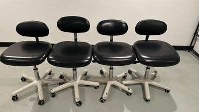 4 Midmark Knight Dental Doctor Stools. Black. Originally over $400 per chair.