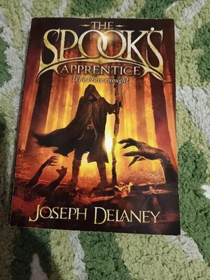 The Spook's Apprentice, by Joseph Delaney (2004 Paperback, in Good Condition.)