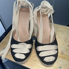BNWT Casa Hernanz Espadrilles in Black and Cream Size 39