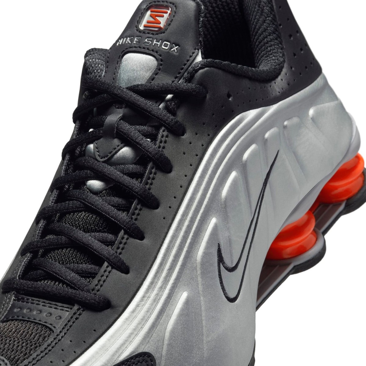 Nike Shox R4 Black Metallic Silver Mens Silver Sports Sneaker