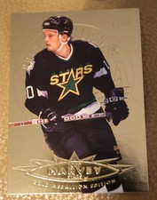 GOLD MEDALLION FLEER ULTRA TODD HARVEY EMBOSSED 1995 ORIGINAL TRADING CARD