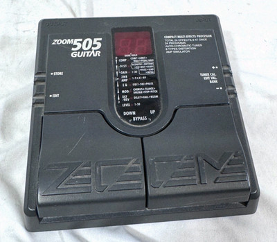 Zoom 505 Guitar Compact Multi Effects Processor Pedal Only Untested