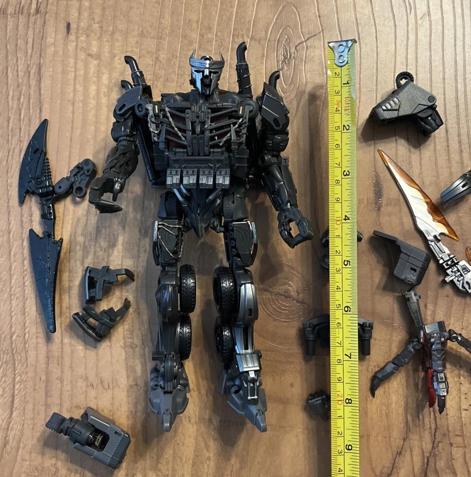 Transformers SS 101 Rise Of The Beasts Scourge + Some Upgrade Pieces Incomplete? - Image 2 of 4