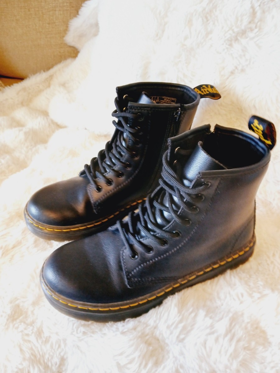 Dr. Martens Black Boots - AW004 - Air Wair - Air Cushion  display picture 2