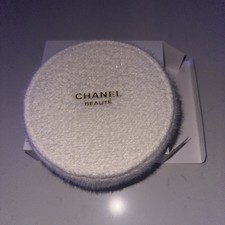 Chanel BEAUTE Round POUCH OFF WHITE NEW IN BOX. VIP GIFT