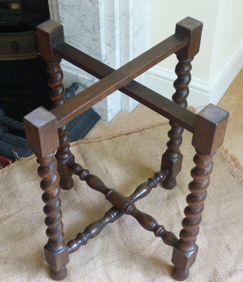 Mesa giratoria de cebada de madera tapa de latón plegable antigua vintage años 30 Foto 2 de 4