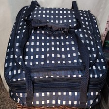 Thirty-one Insulated Double Casserole Carrying Case. New without Tags.