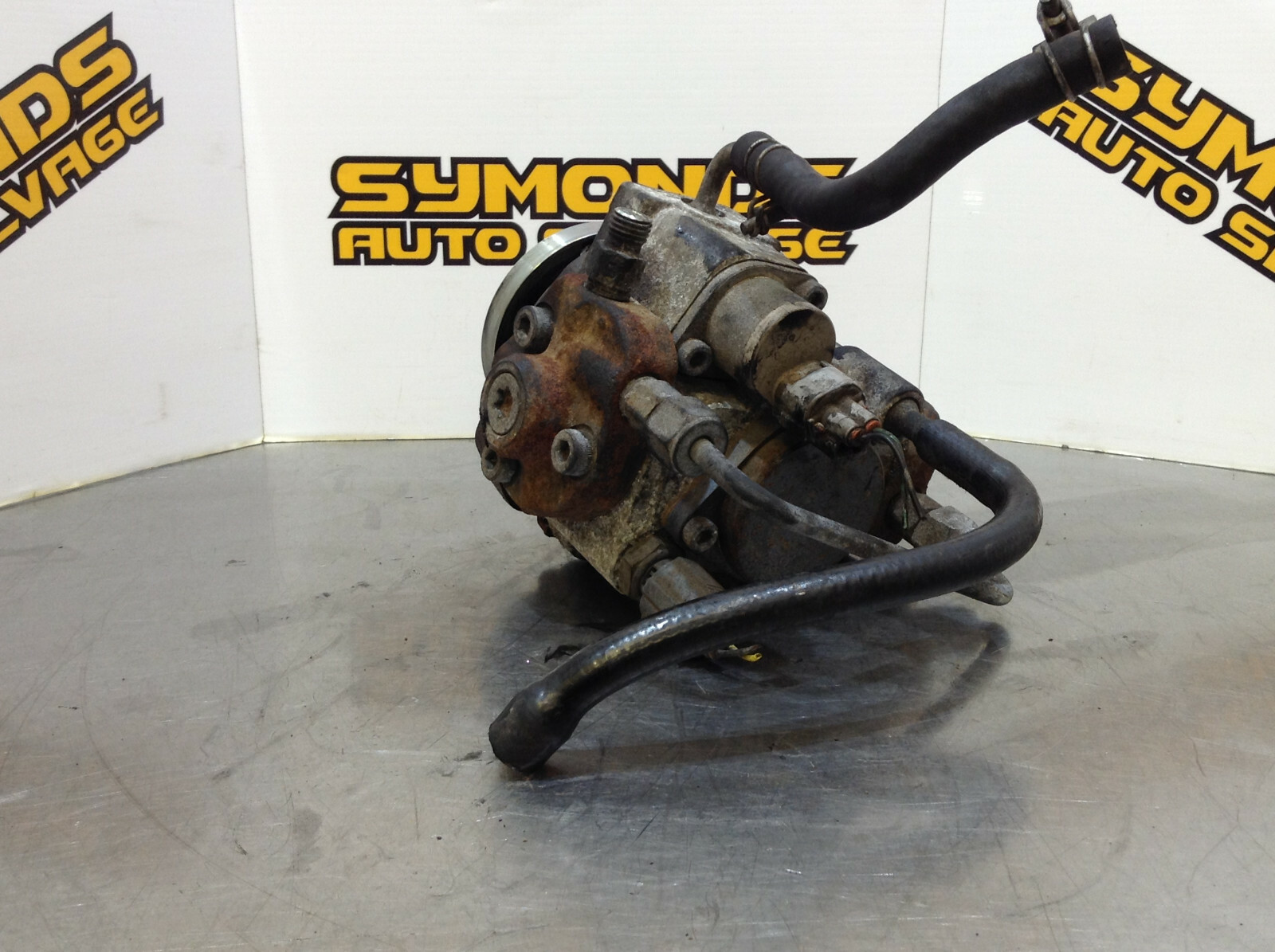 NISSAN NAVARA D40 VACUUM PUMP 14650EB30A eBay