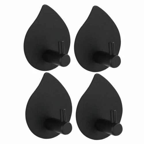 Ghirlande, corone e fiori natalizi neri