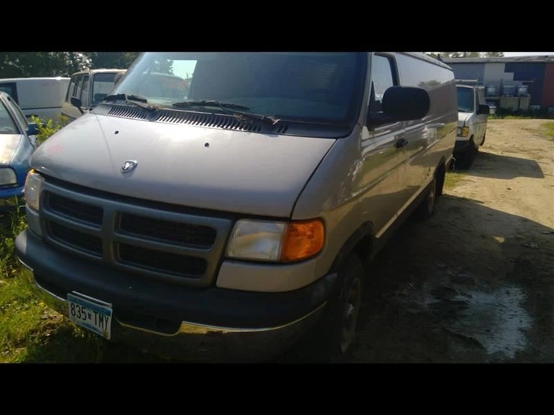 Пассажирский угловой/парковочный фонарь рядом с фарой подходит для 98-03 DODGE 1500 VAN 583369 - Изображение 3 из 4