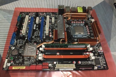 ASUS P5E3 DELUXE REV.1.03G LGA775 Intel X38 Motherboard +CPU Q8300 +RAM 2Gb