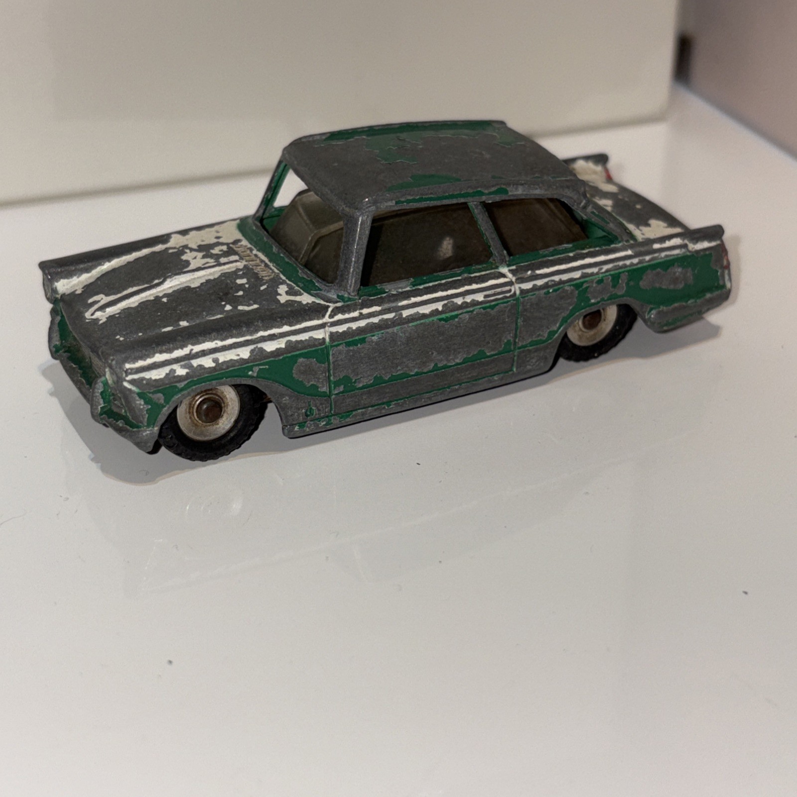 Dinky 189, Triumph Herald - Free Price Guide & Review