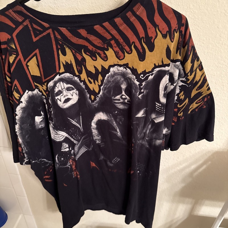 Vintage 1990’s Hot Topic  KISS T shirt 2XL All Over front Print