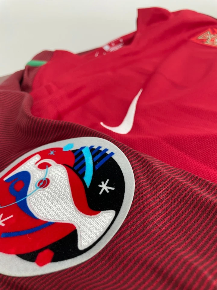 Camiseta manga larga local Cristiano Ronaldo #7 - Icónica Portugal 2015-2016 Foto 3 de 4