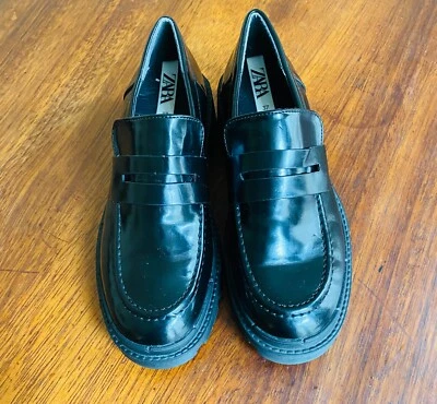 mocassins vernis noir Zara - Photo 1/4